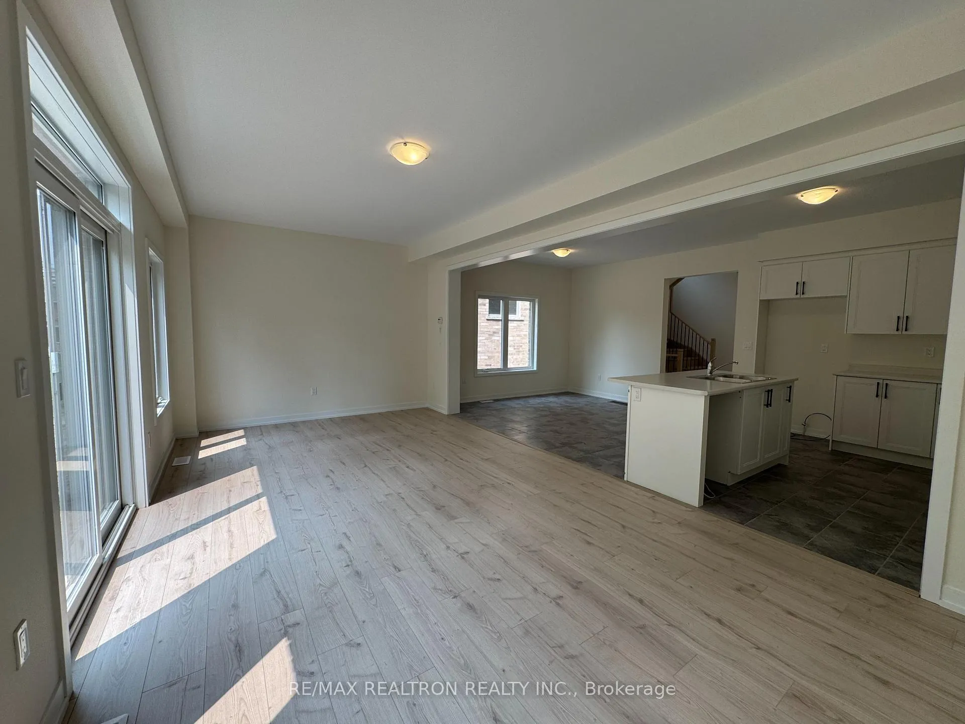 Photo 11 of 70 N Gdn Boulevard, Scugog, Port Perry — HOMEH