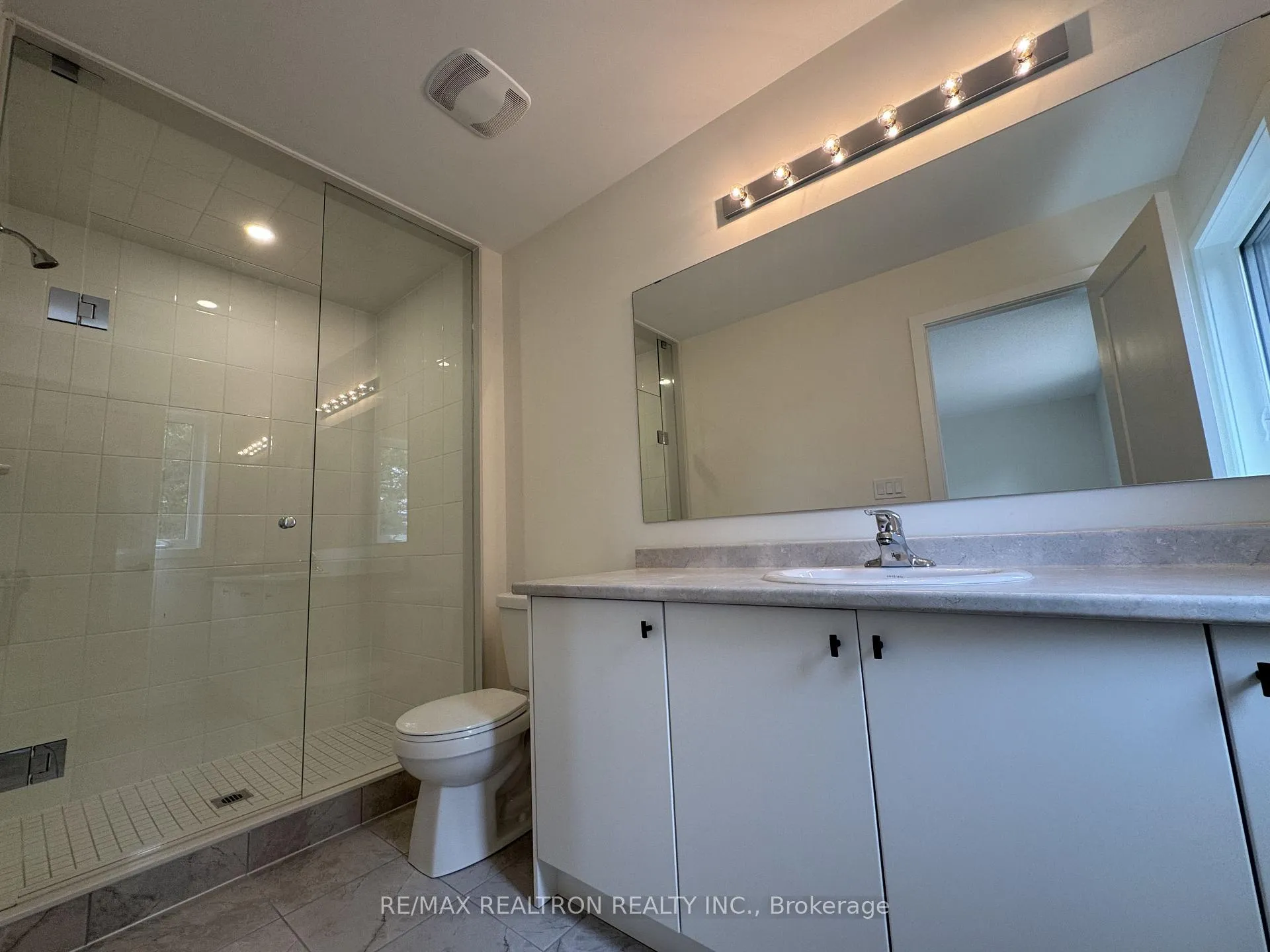 Photo 24 of 70 N Gdn Boulevard, Scugog, Port Perry — HOMEH