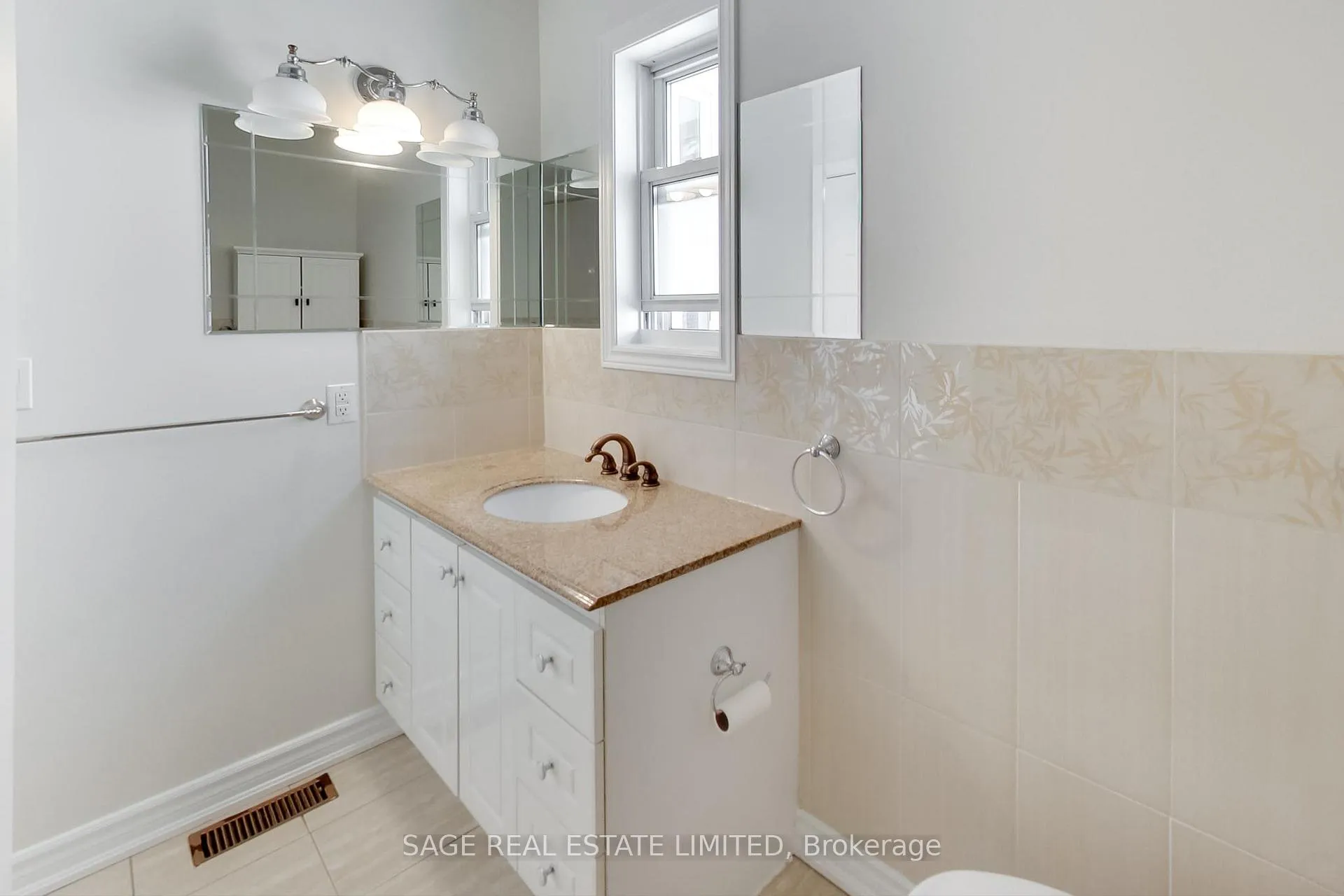 Photo 17 of 217 Booth Avenue, Toronto, South Riverdale — HOMEH