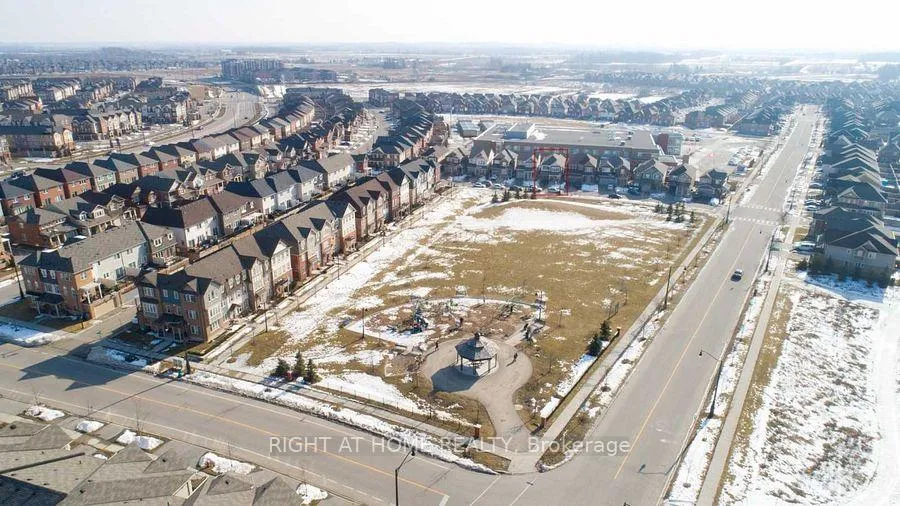 Photo 4 of 14 Poncelet Road, Brampton, Northwest Brampton — HOMEH