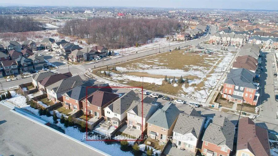 Photo 5 of 14 Poncelet Road, Brampton, Northwest Brampton — HOMEH