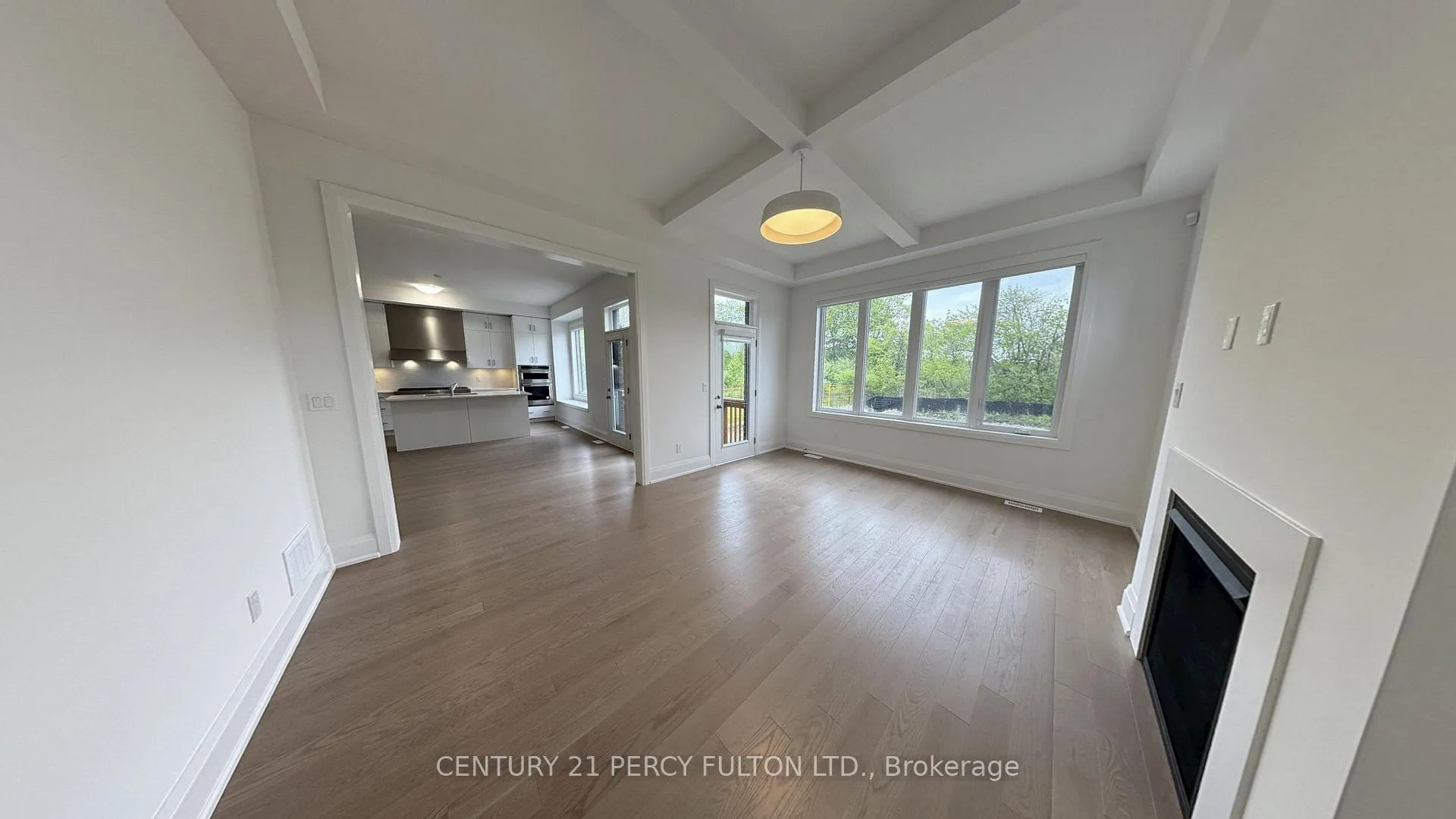 Photo 3 of 111 Deer Ridge Crescent, Whitby, Rural Whitby — HOMEH
