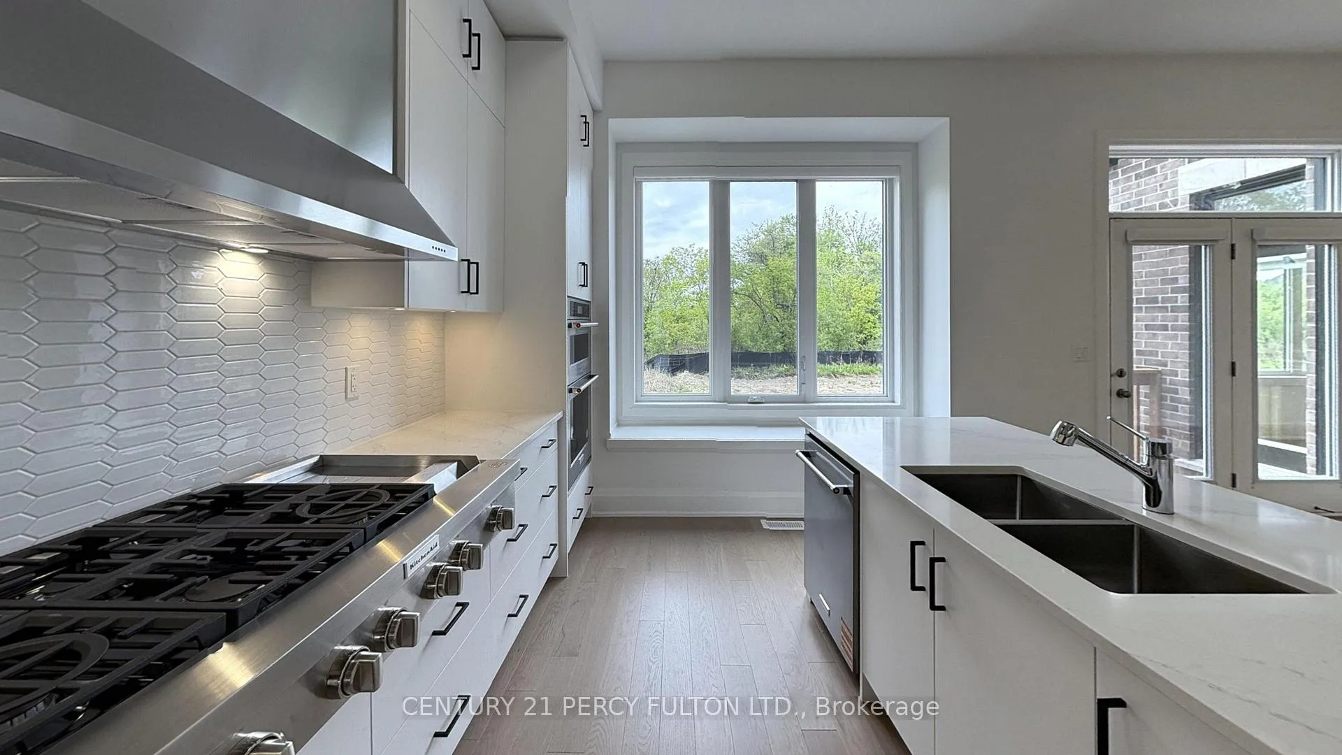 Photo 6 of 111 Deer Ridge Crescent, Whitby, Rural Whitby — HOMEH