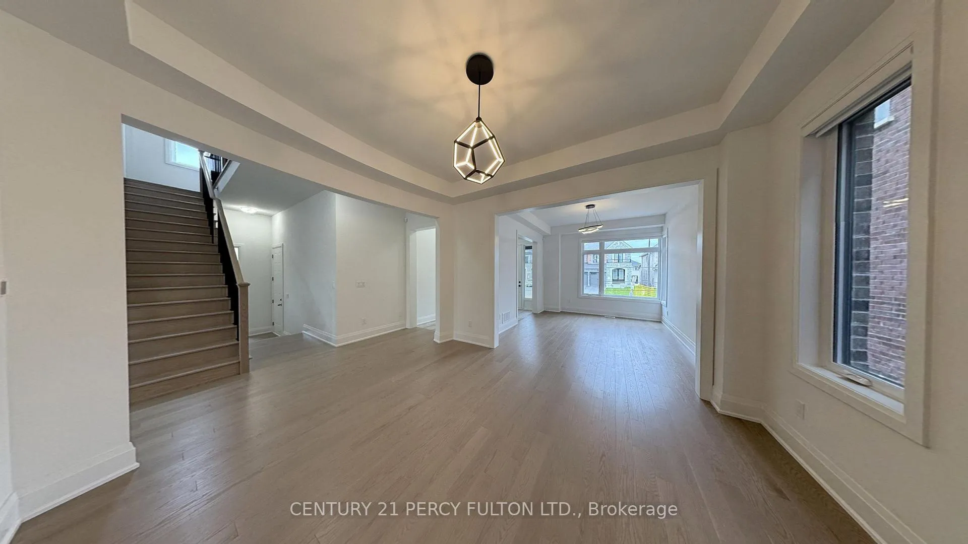 Photo 11 of 111 Deer Ridge Crescent, Whitby, Rural Whitby — HOMEH