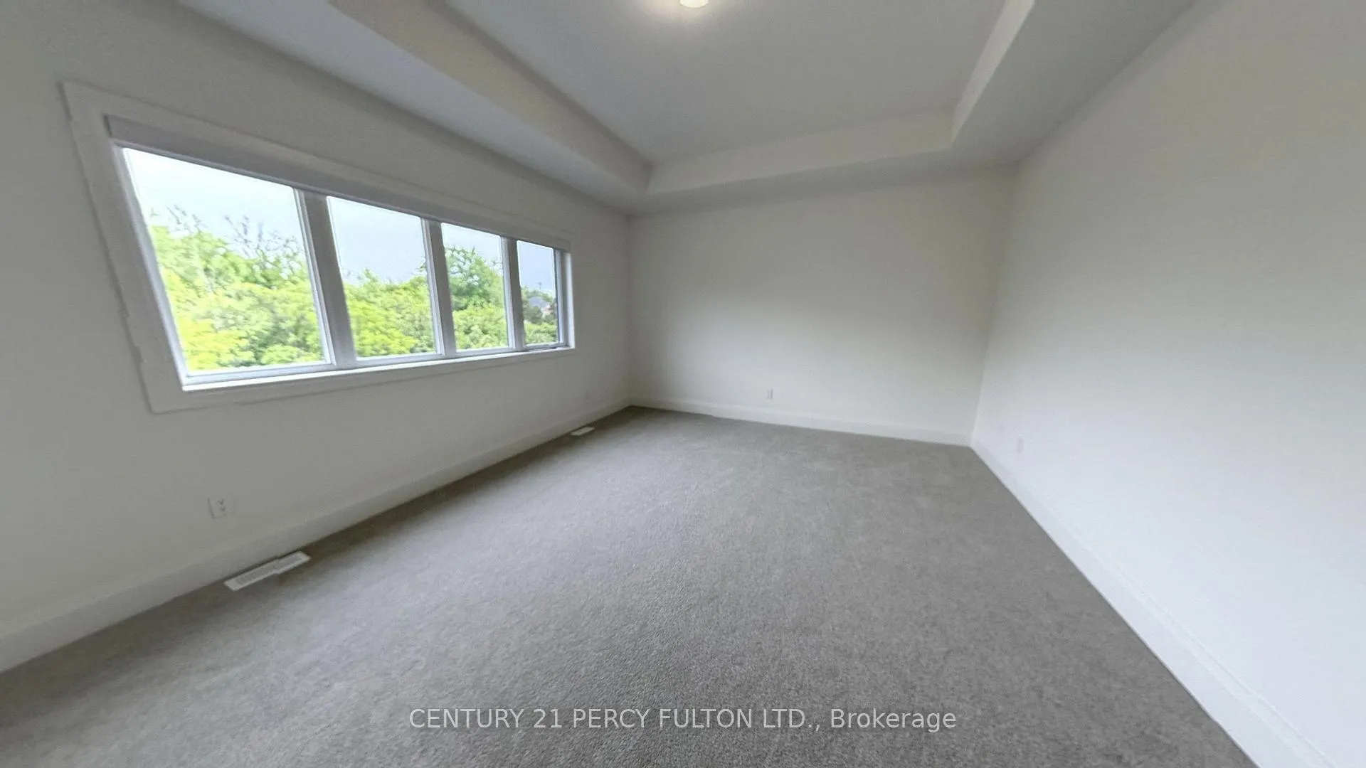 Photo 12 of 111 Deer Ridge Crescent, Whitby, Rural Whitby — HOMEH
