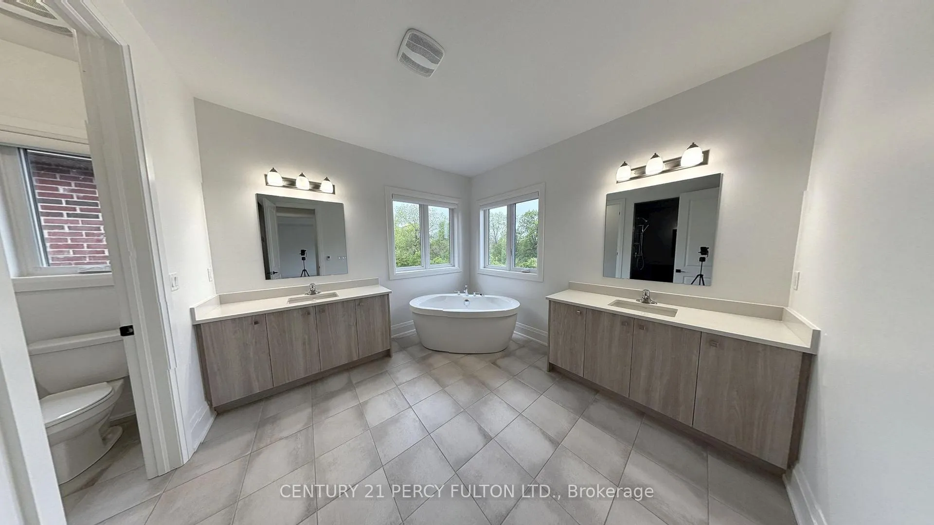 Photo 18 of 111 Deer Ridge Crescent, Whitby, Rural Whitby — HOMEH