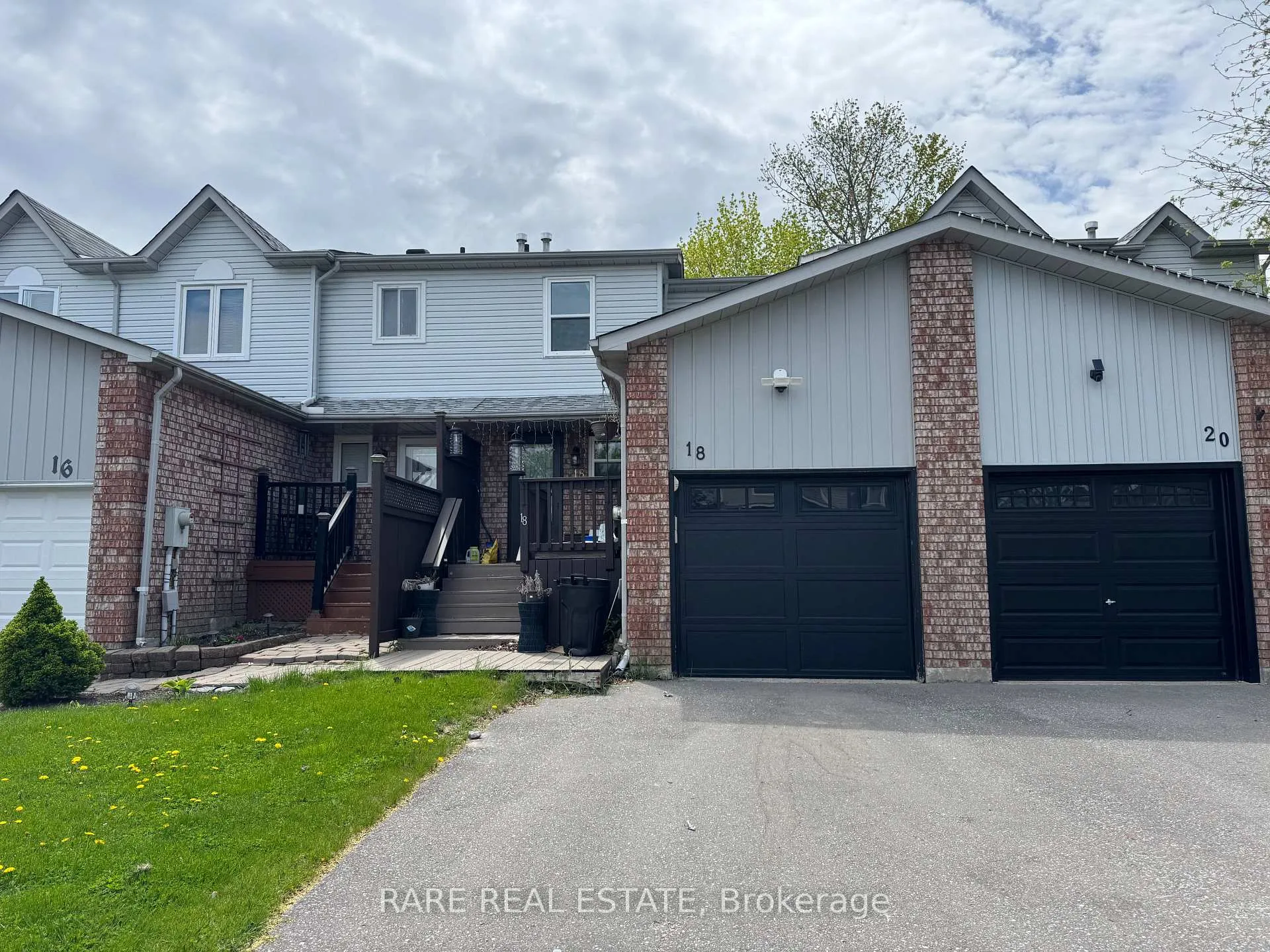 Photo 1 of 18 Pomeroy Street, Clarington, Bowmanville — HOMEH