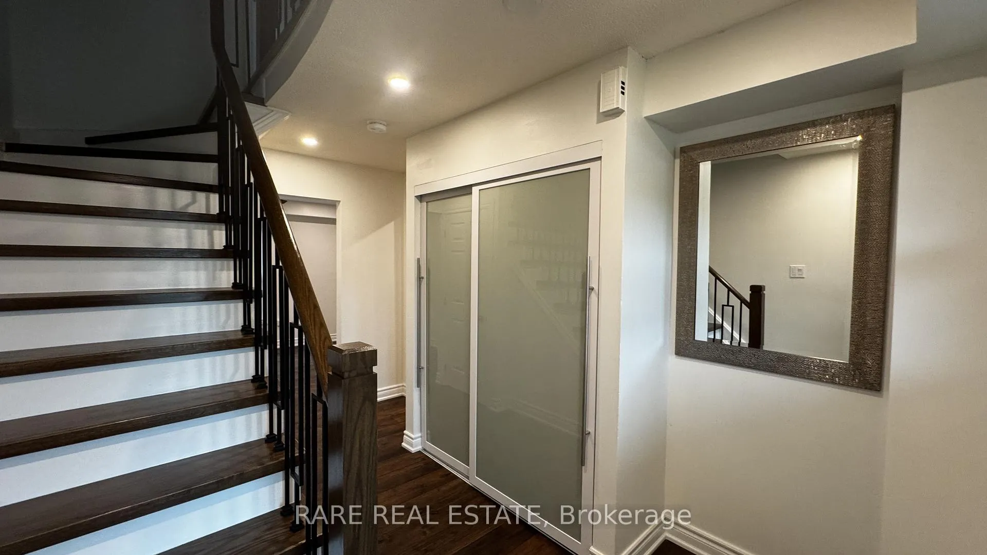 Photo 2 of 18 Pomeroy Street, Clarington, Bowmanville — HOMEH