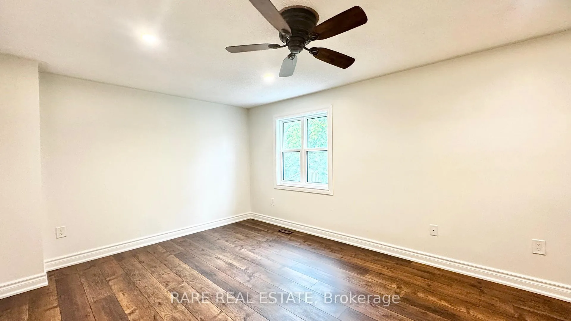 Photo 9 of 18 Pomeroy Street, Clarington, Bowmanville — HOMEH