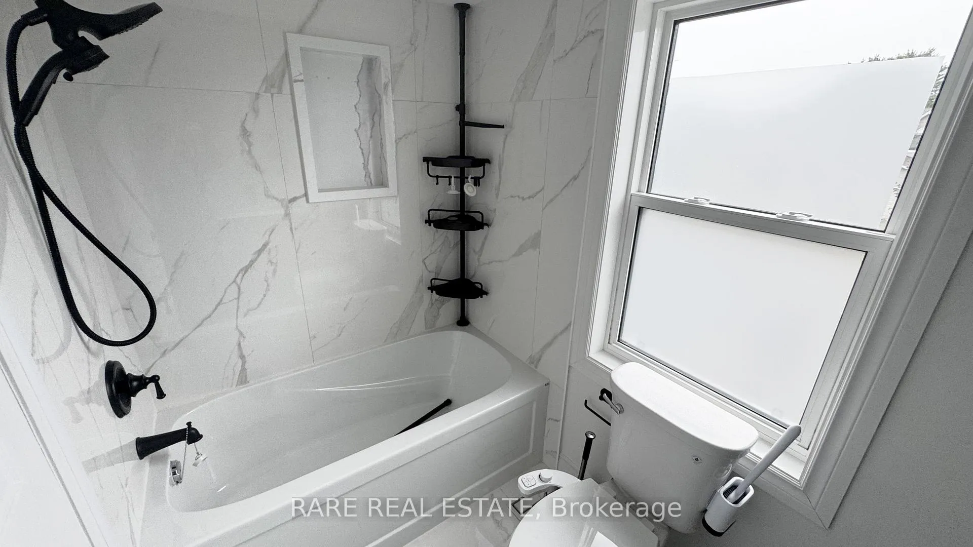 Photo 13 of 18 Pomeroy Street, Clarington, Bowmanville — HOMEH