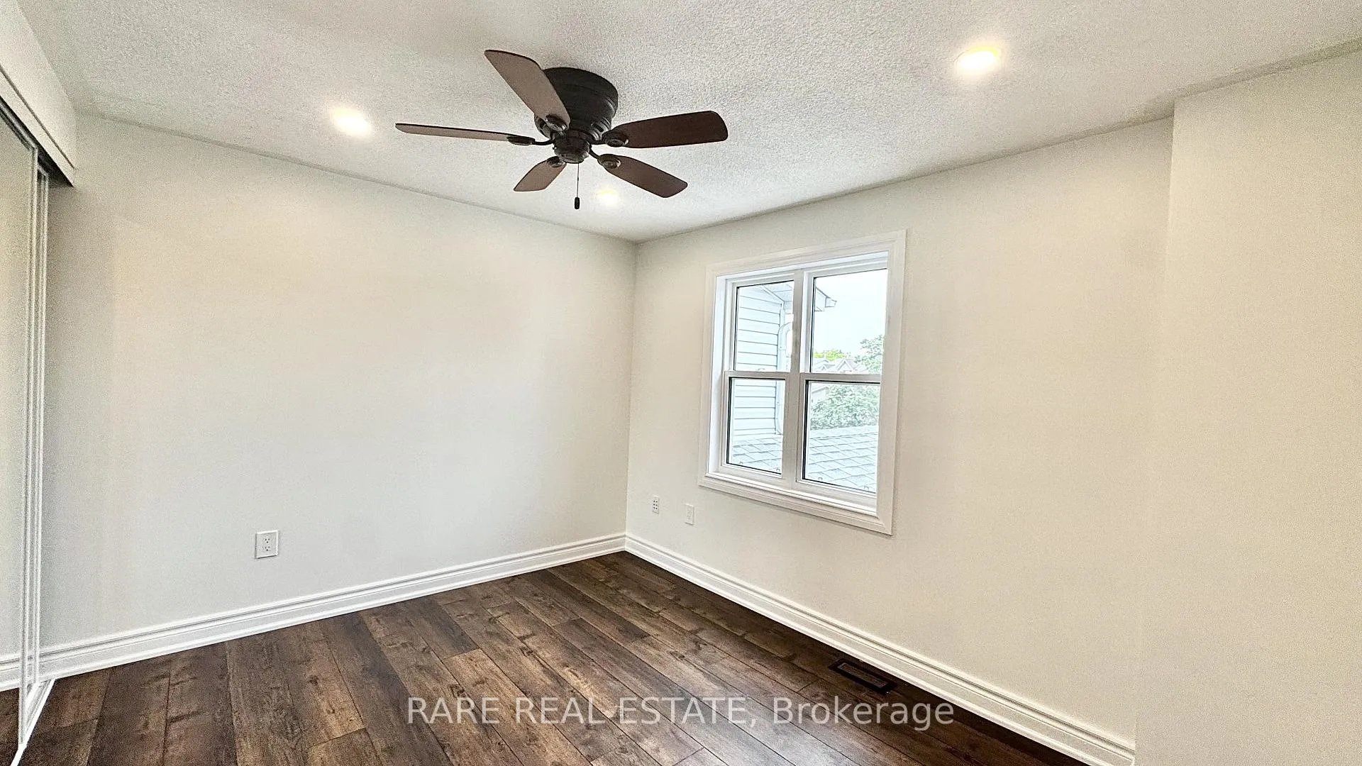 Photo 14 of 18 Pomeroy Street, Clarington, Bowmanville — HOMEH