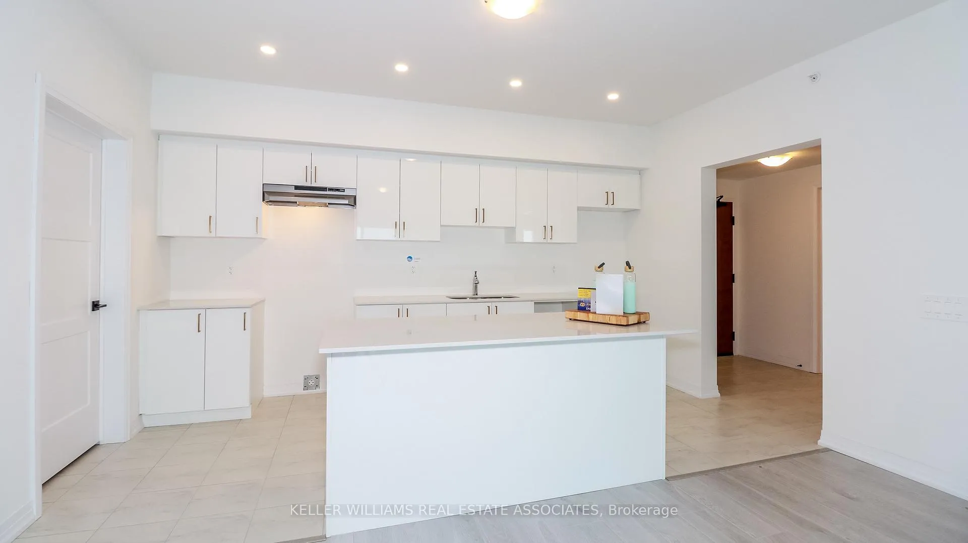 Front of Unit 414, 15 Kneeshaw Drive