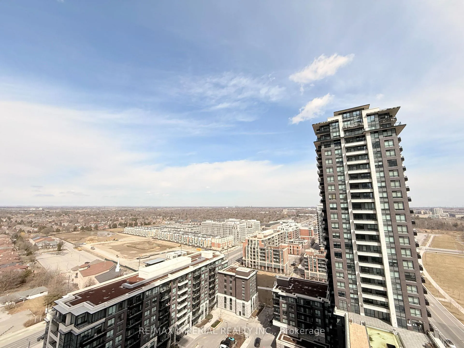 Photo 4 of Unit 2201, 18 Water Walk Drive, Markham, Unionville — HOMEH