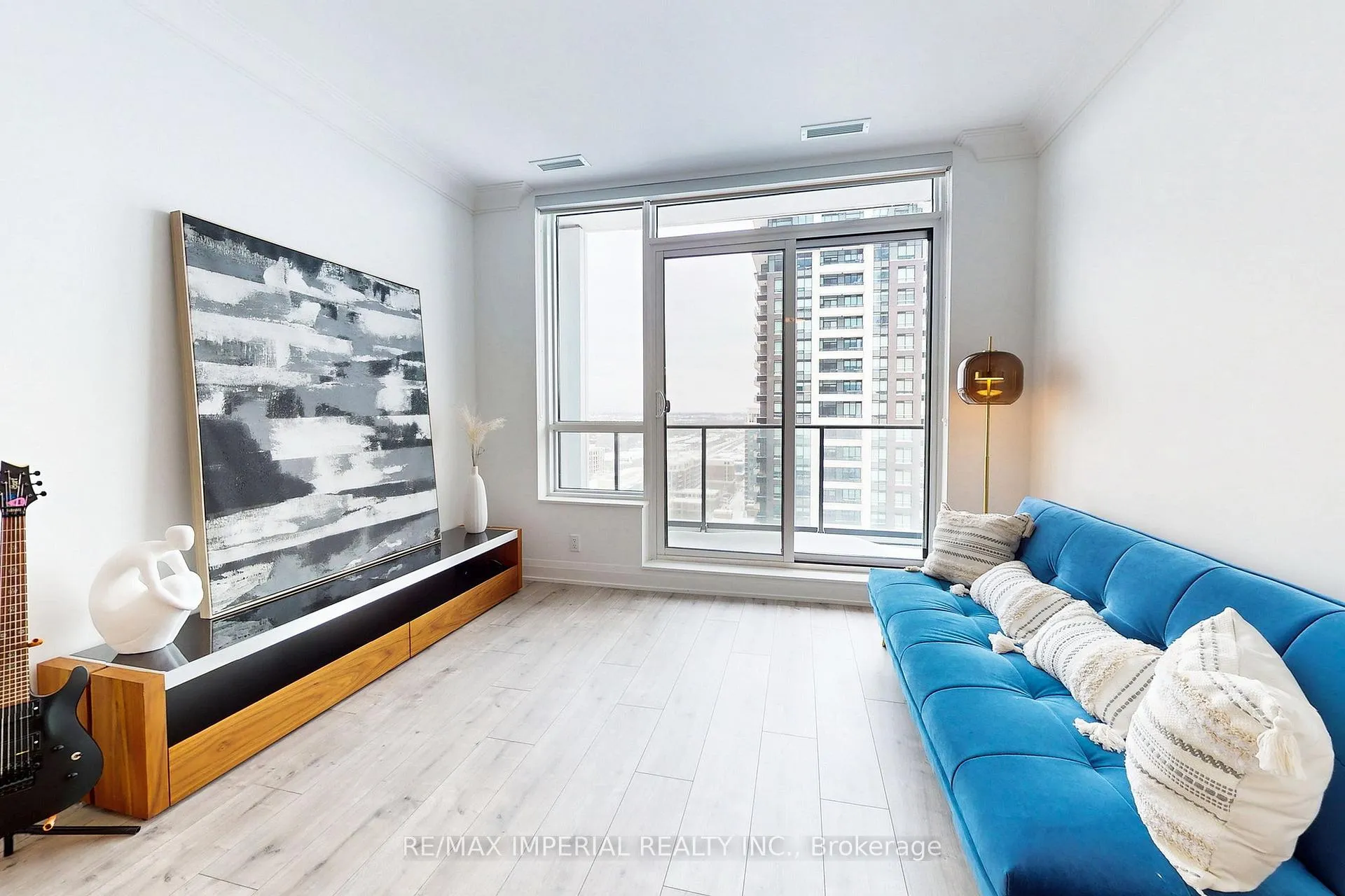 Photo 7 of Unit 2201, 18 Water Walk Drive, Markham, Unionville — HOMEH