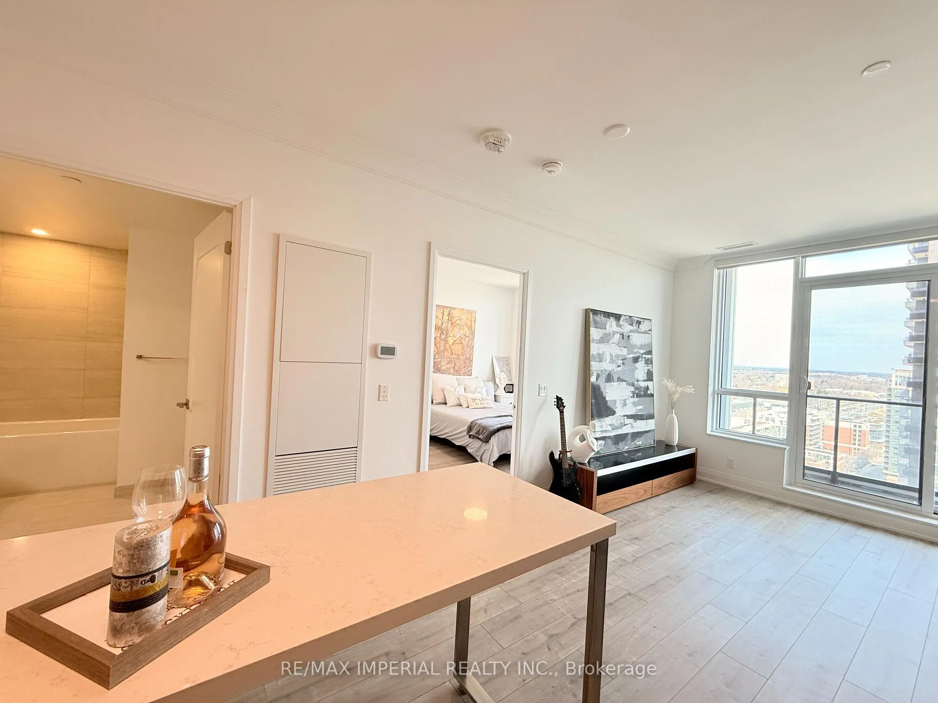Photo 16 of Unit 2201, 18 Water Walk Drive, Markham, Unionville — HOMEH