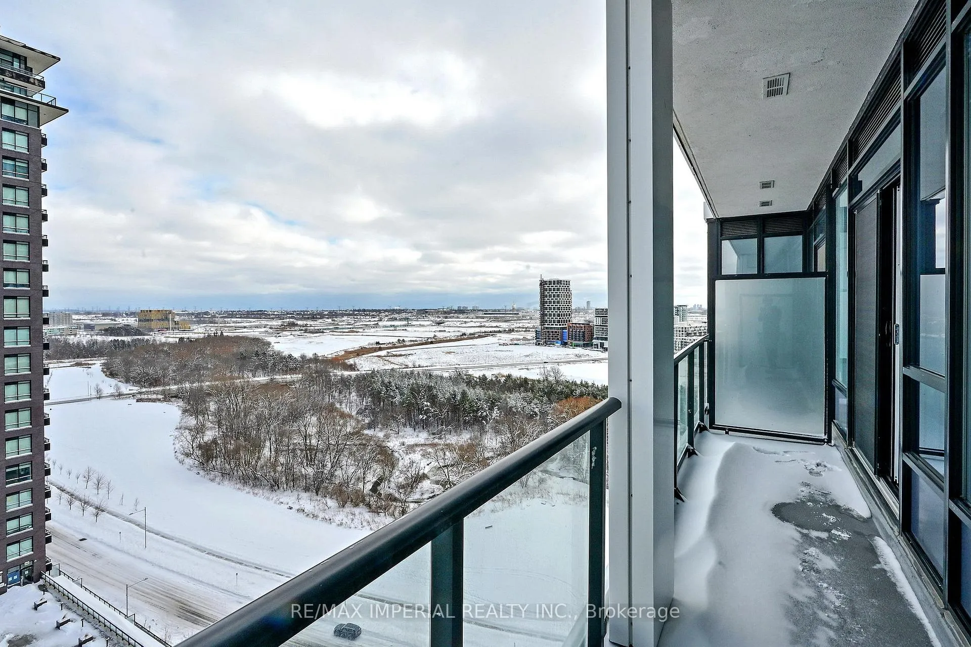 Photo 27 of Unit 2201, 18 Water Walk Drive, Markham, Unionville — HOMEH