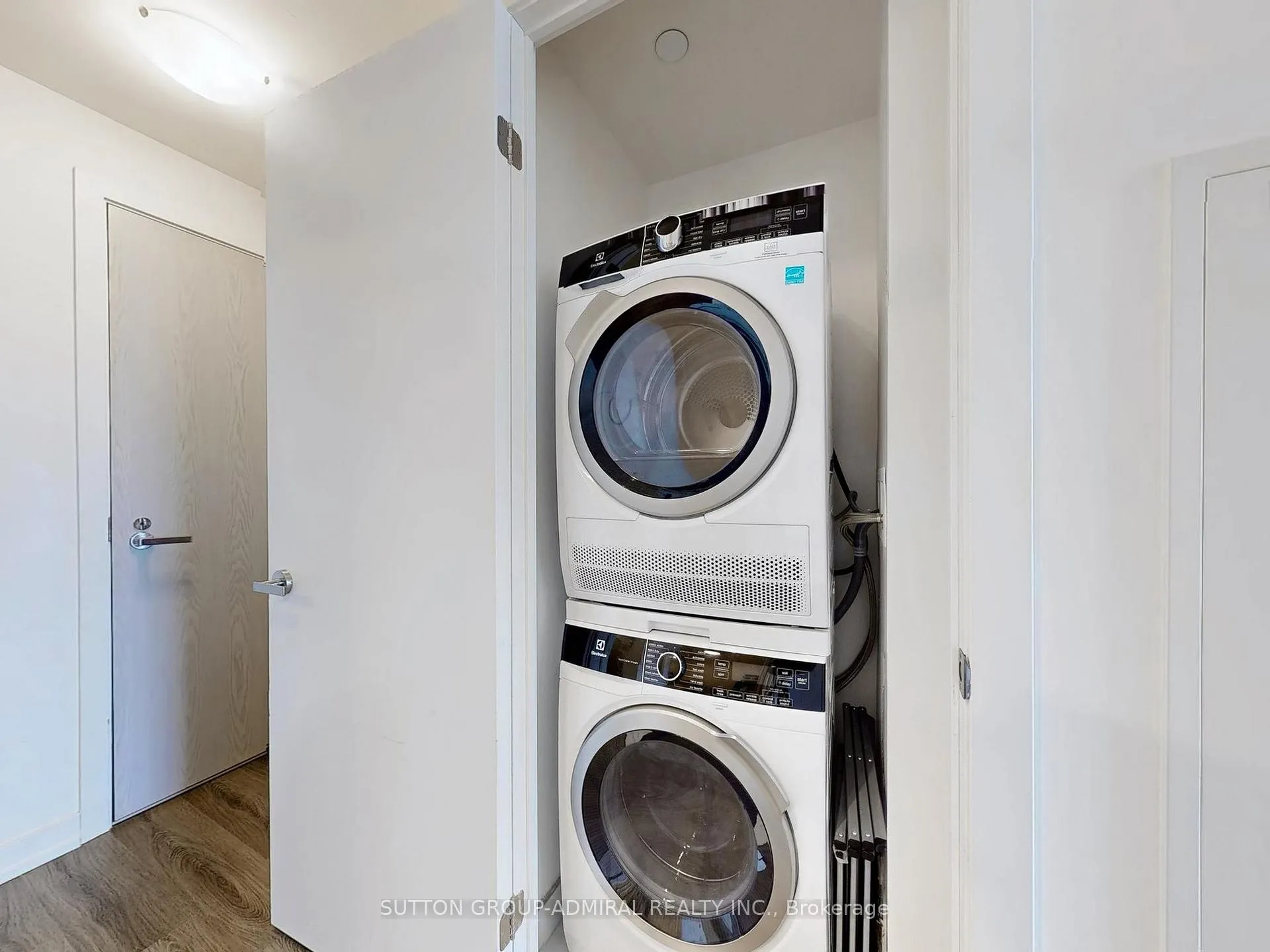 Photo 10 of Unit 5701, 138 Downes Street, Toronto, Waterfront Communities — HOMEH