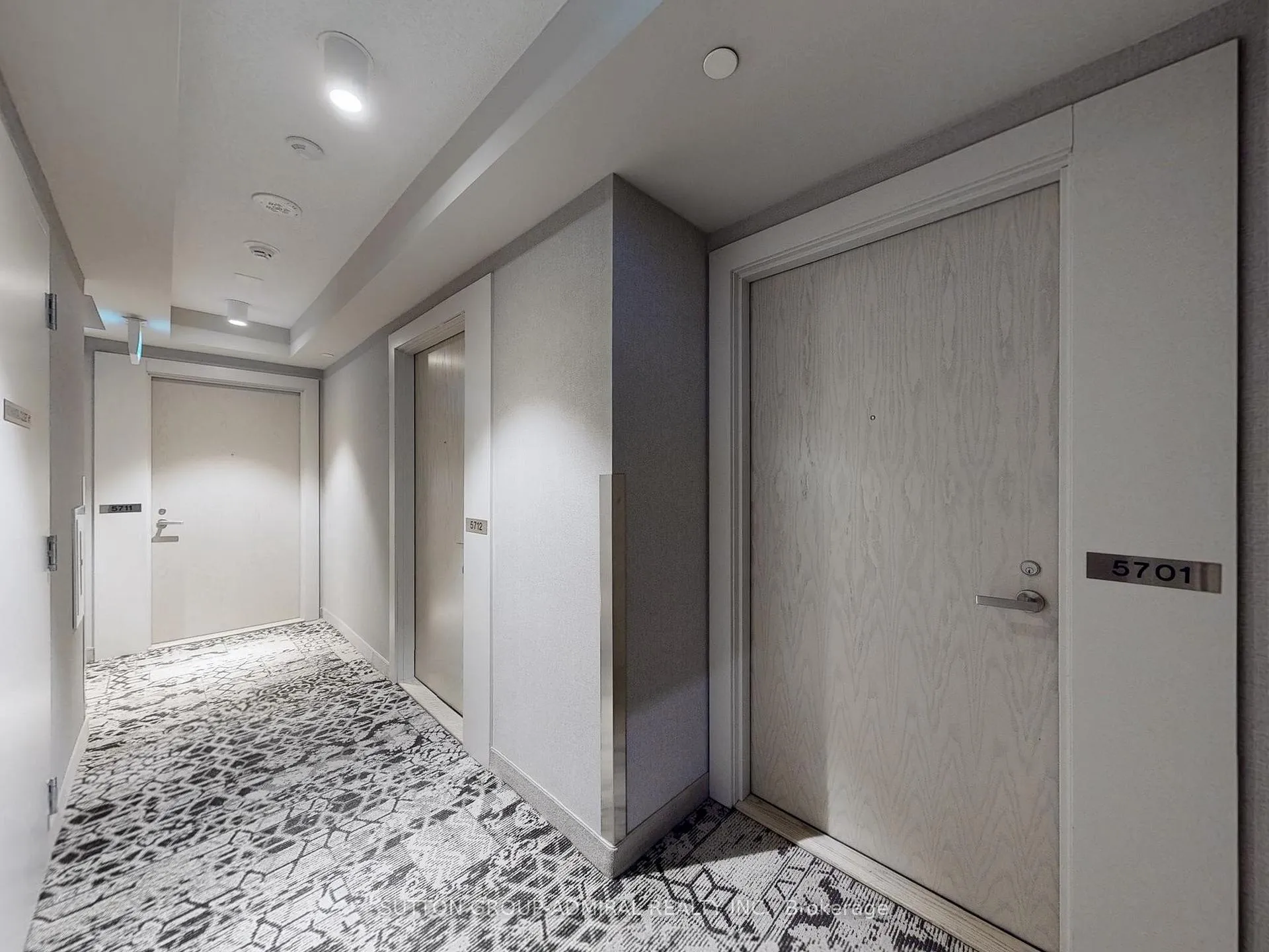 Photo 11 of Unit 5701, 138 Downes Street, Toronto, Waterfront Communities — HOMEH