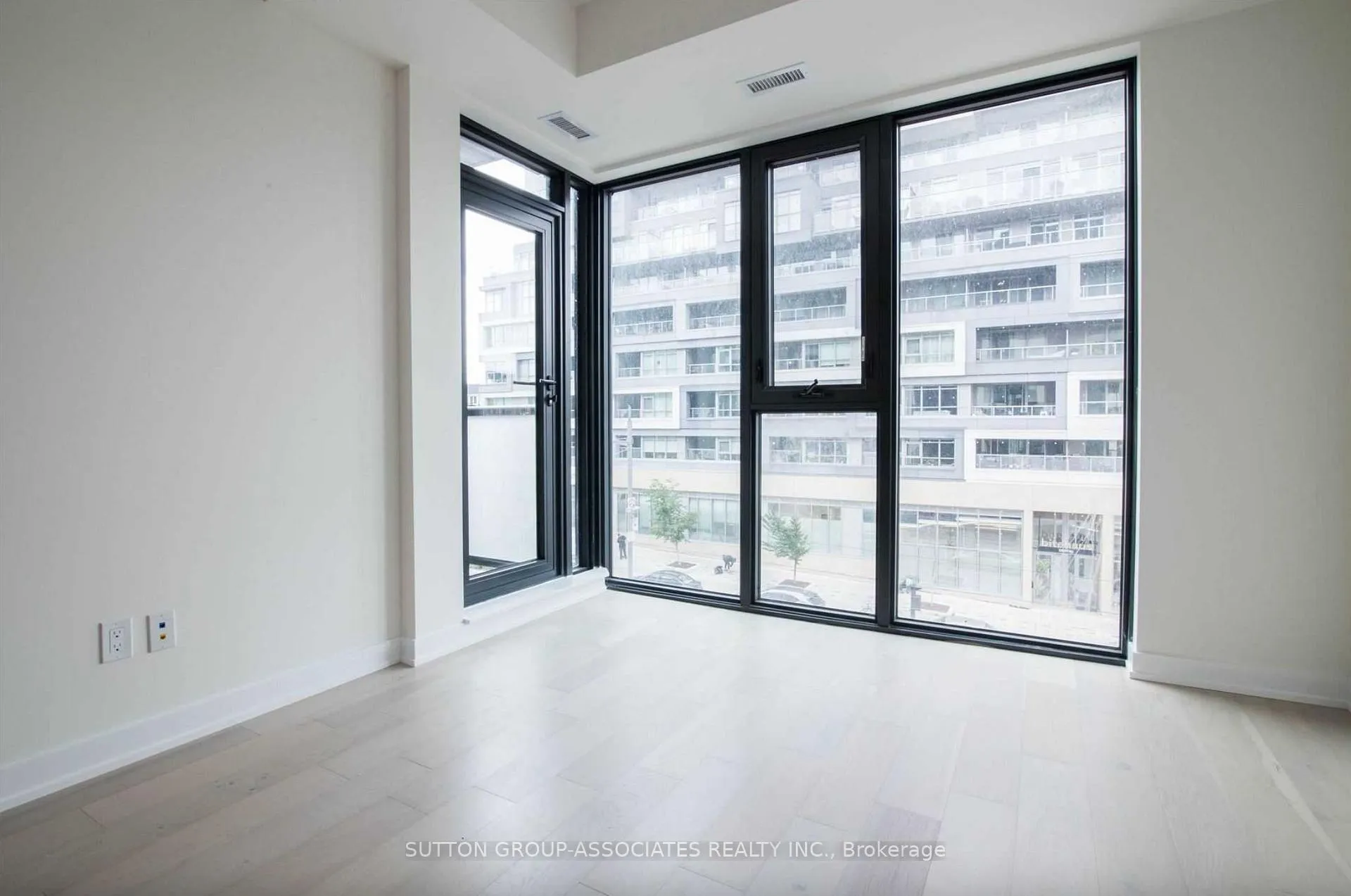 Photo 5 of Unit 416, 840 St Clair Avenue W, Toronto, Humewood-Cedarvale — HOMEH