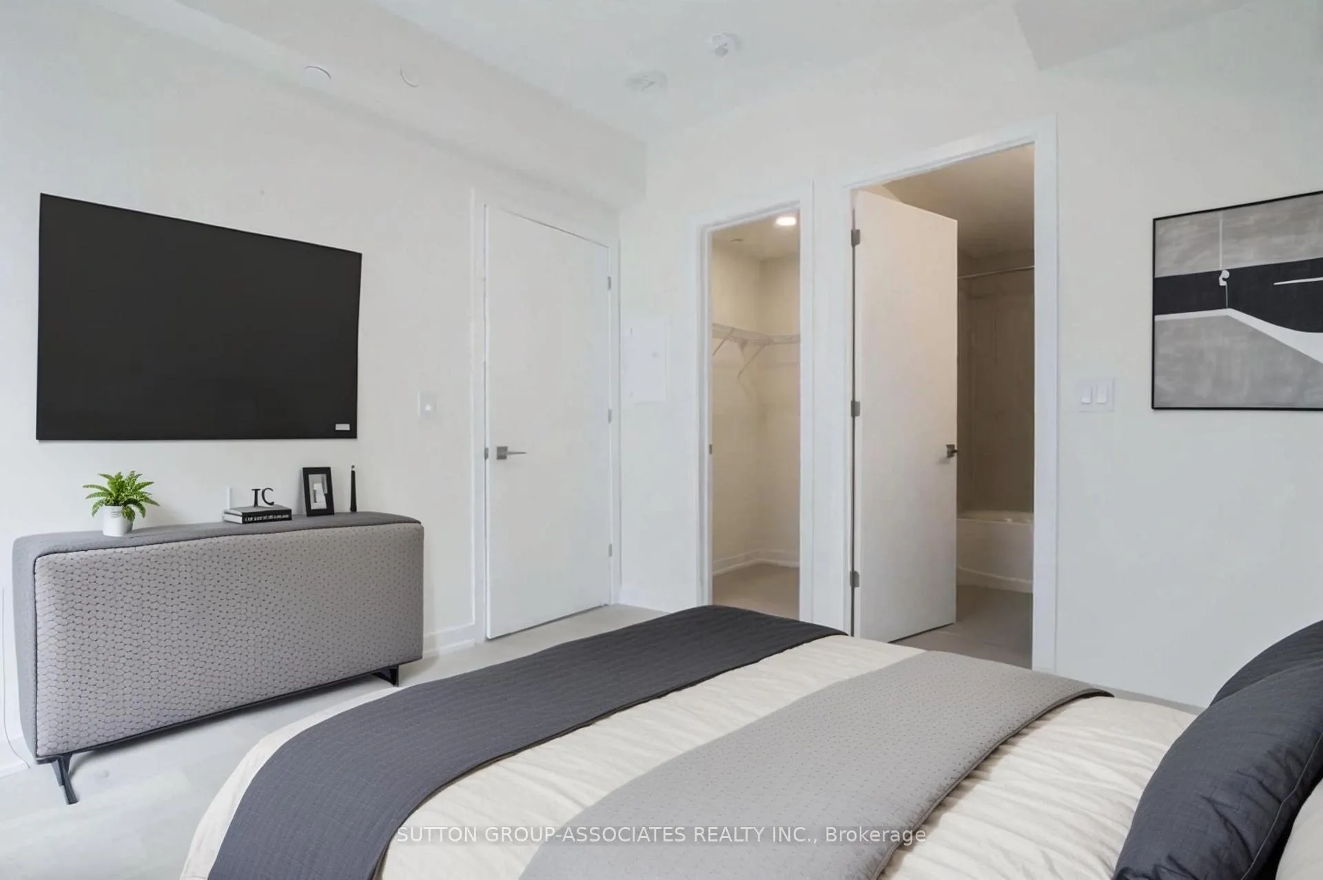 Photo 10 of Unit 416, 840 St Clair Avenue W, Toronto, Humewood-Cedarvale — HOMEH