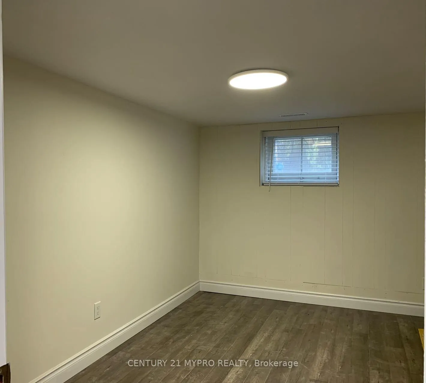 Photo 6 of Unit Bsmt, 114 Front Street E, Whitby, Port Whitby — HOMEH