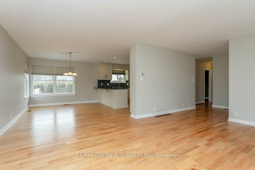 Photo 10 of 9 Hillcrest Avenue, Central Elgin, Lynhurst — HOMEH