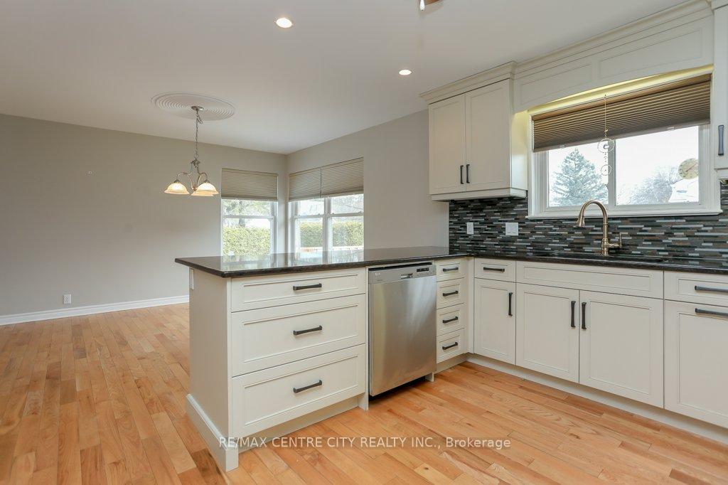 Photo 16 of 9 Hillcrest Avenue, Central Elgin, Lynhurst — HOMEH