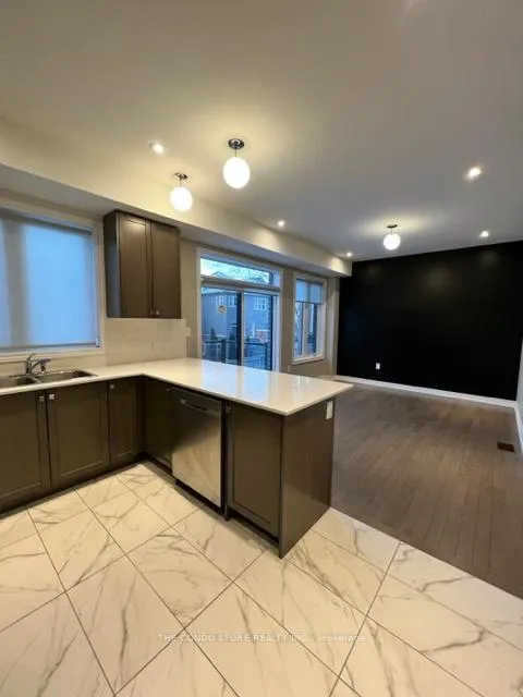 Photo 2 of 10 Steamboat Way, Whitby, Port Whitby — HOMEH