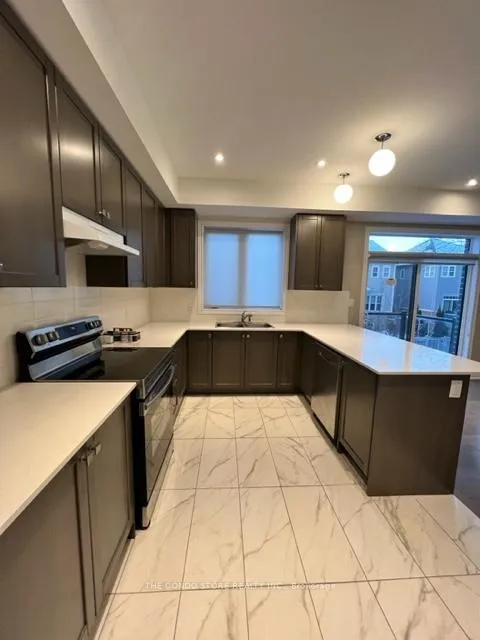 Photo 3 of 10 Steamboat Way, Whitby, Port Whitby — HOMEH
