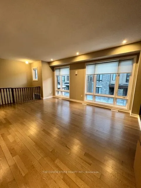 Photo 5 of 10 Steamboat Way, Whitby, Port Whitby — HOMEH