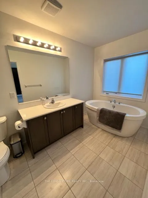 Photo 8 of 10 Steamboat Way, Whitby, Port Whitby — HOMEH