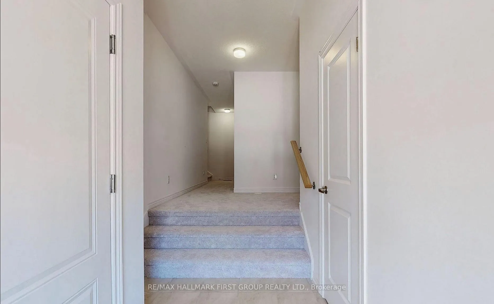 Photo 5 of 2033 Cameron Lott Crescent, Oshawa, Kedron — HOMEH