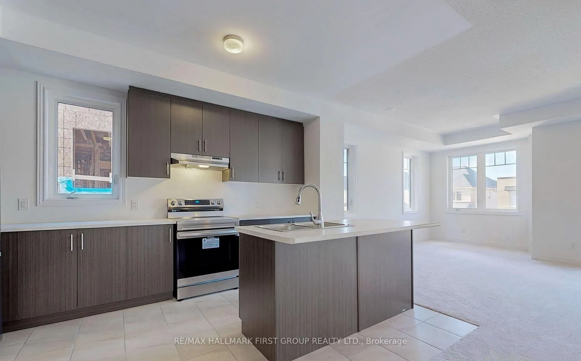 Photo 10 of 2033 Cameron Lott Crescent, Oshawa, Kedron — HOMEH