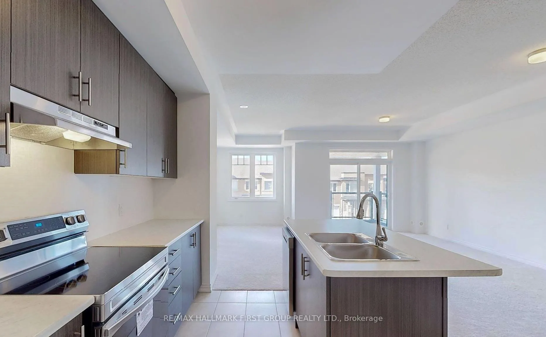 Photo 12 of 2033 Cameron Lott Crescent, Oshawa, Kedron — HOMEH
