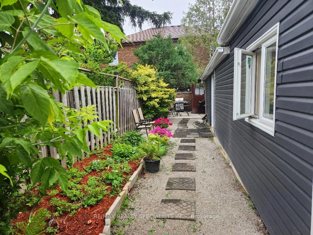 Photo 2 of 10 Moir Avenue, Toronto, Oakwood Village — HOMEH