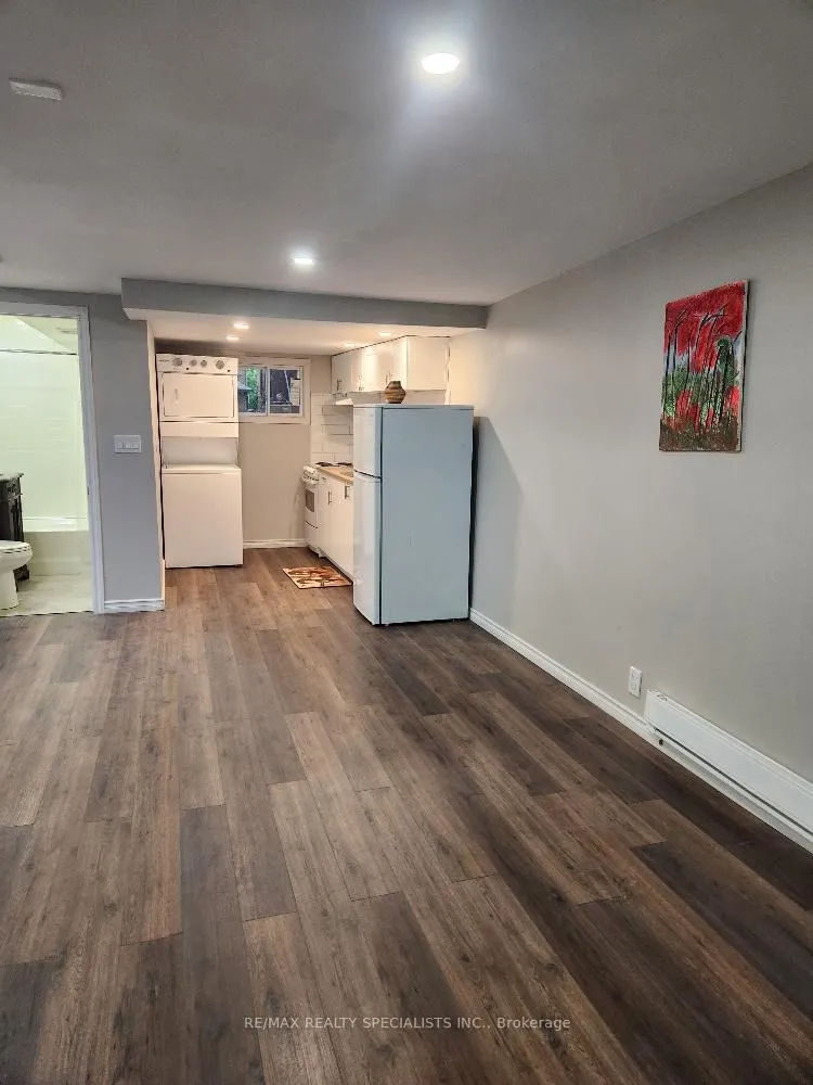 Photo 4 of 10 Moir Avenue, Toronto, Oakwood Village — HOMEH