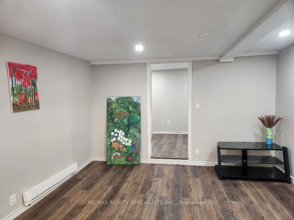 Photo 8 of 10 Moir Avenue, Toronto, Oakwood Village — HOMEH