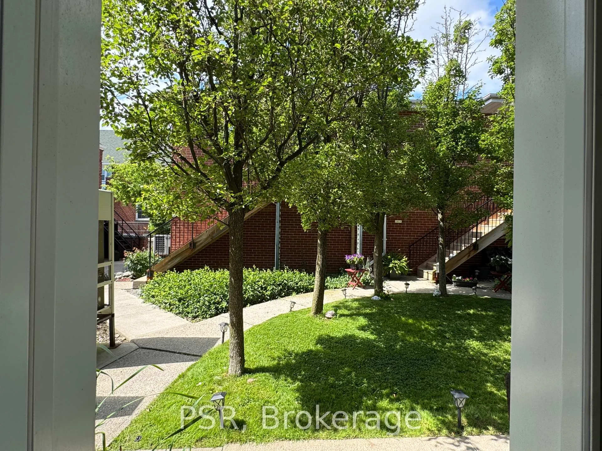 Photo 10 of Unit L05, 2 Airdrie Road, Toronto, Leaside — HOMEH