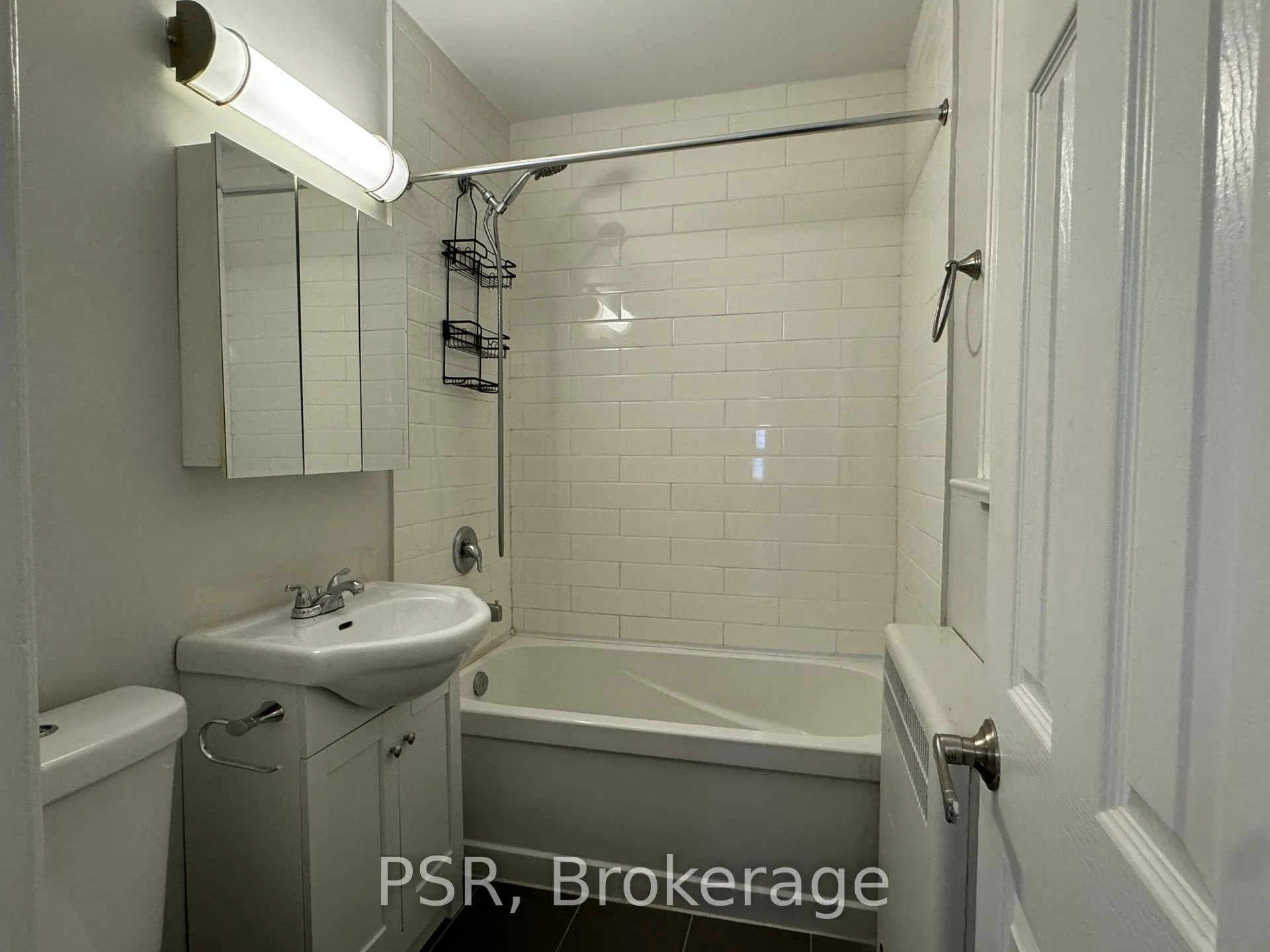 Photo 14 of Unit L05, 2 Airdrie Road, Toronto, Leaside — HOMEH