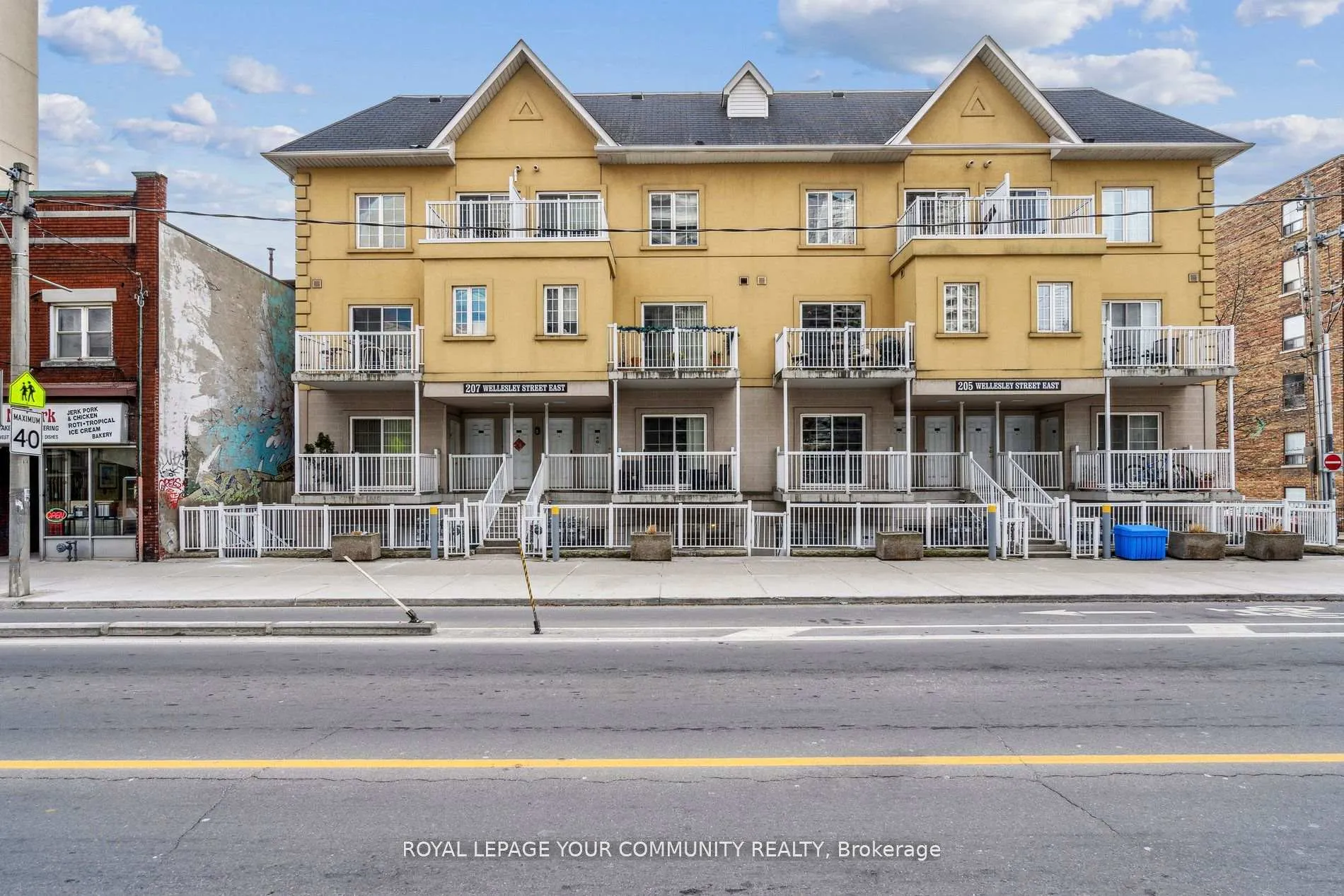 Front of Unit 103, 207 Wellesley Street E