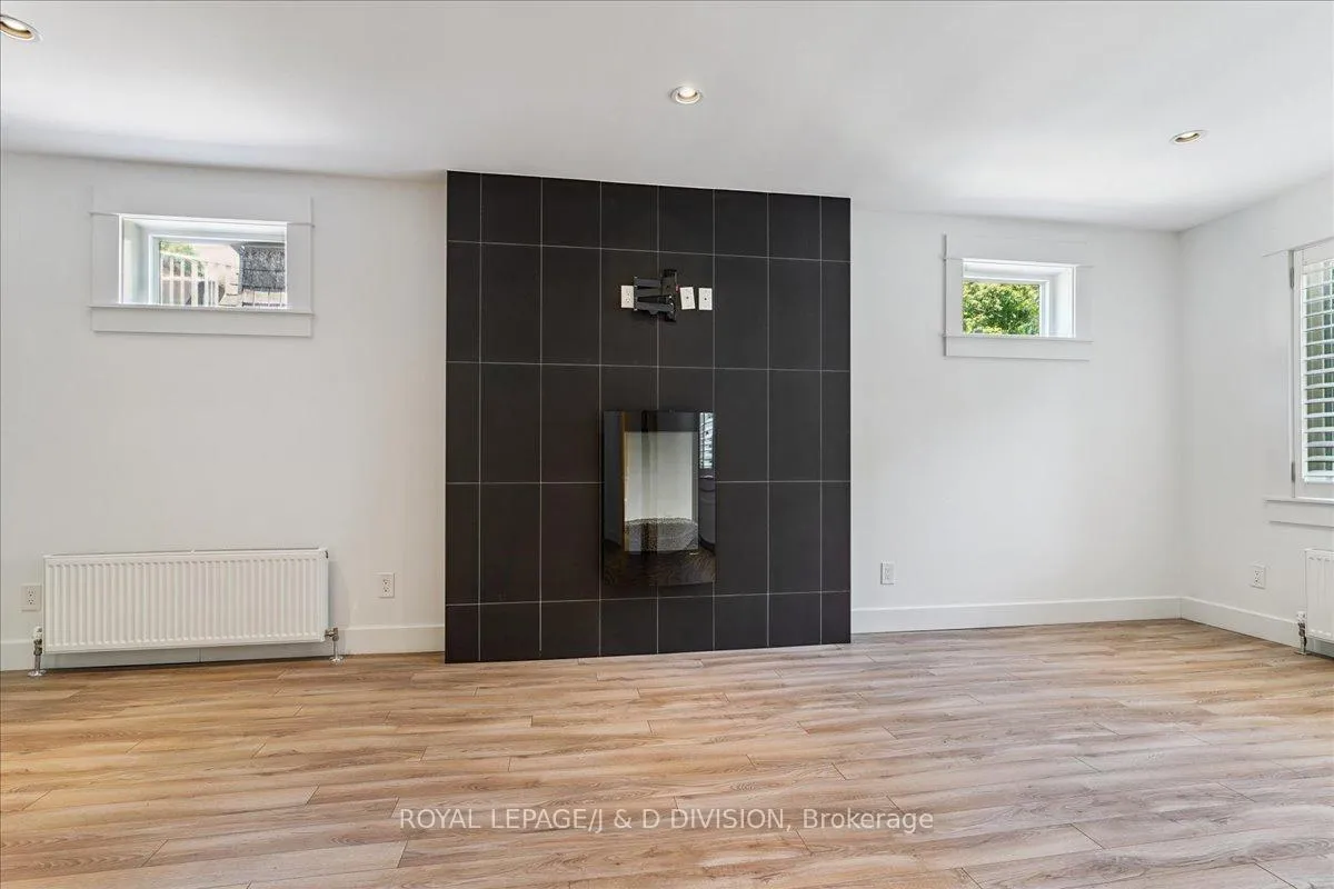 Photo 3 of Unit Unit #2/Main Fl, 17A Humewood Drive, Toronto, Humewood-Cedarvale — HOMEH
