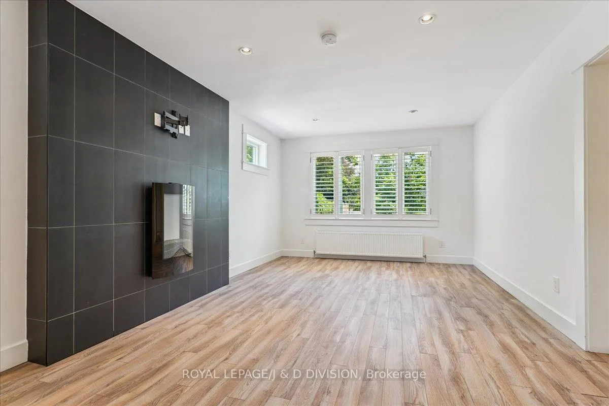 Photo 4 of Unit Unit #2/Main Fl, 17A Humewood Drive, Toronto, Humewood-Cedarvale — HOMEH