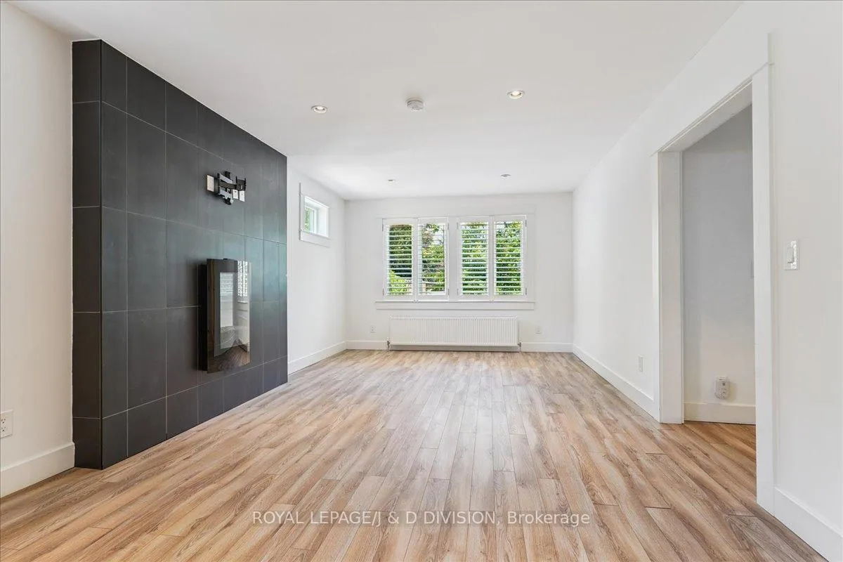 Photo 5 of Unit Unit #2/Main Fl, 17A Humewood Drive, Toronto, Humewood-Cedarvale — HOMEH