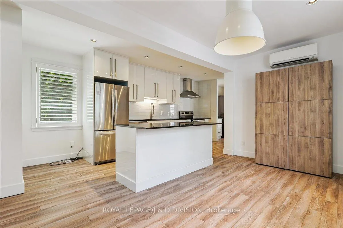 Photo 11 of Unit Unit #2/Main Fl, 17A Humewood Drive, Toronto, Humewood-Cedarvale — HOMEH