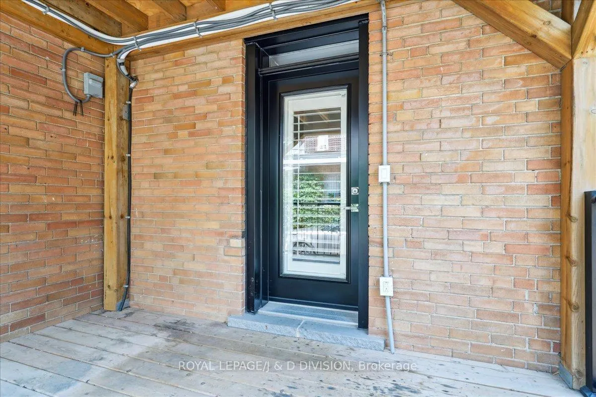 Photo 17 of Unit Unit #2/Main Fl, 17A Humewood Drive, Toronto, Humewood-Cedarvale — HOMEH