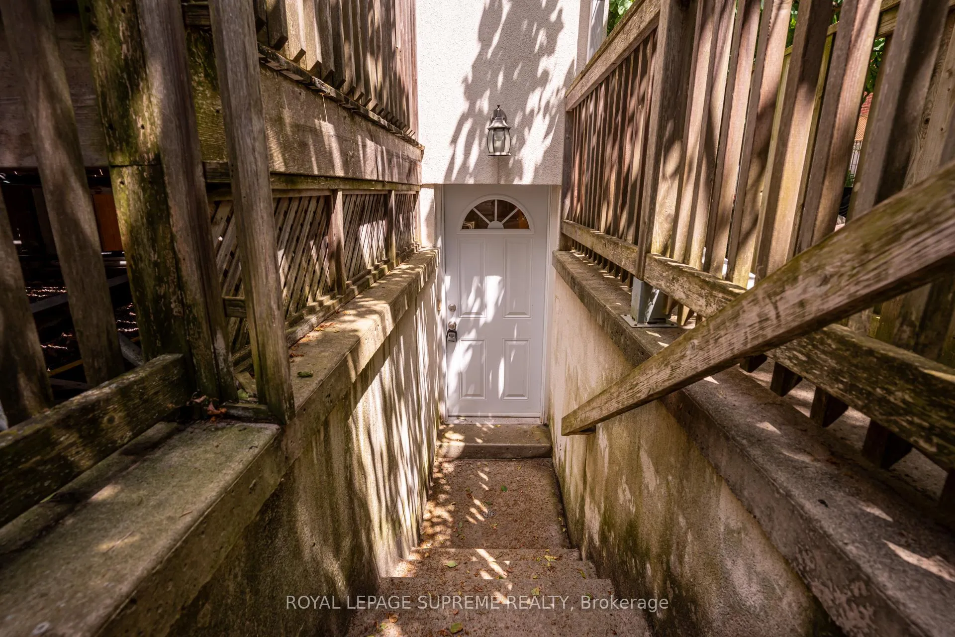 Photo 4 of Unit Lower, 66 Kenwood Avenue, Toronto, Humewood-Cedarvale — HOMEH