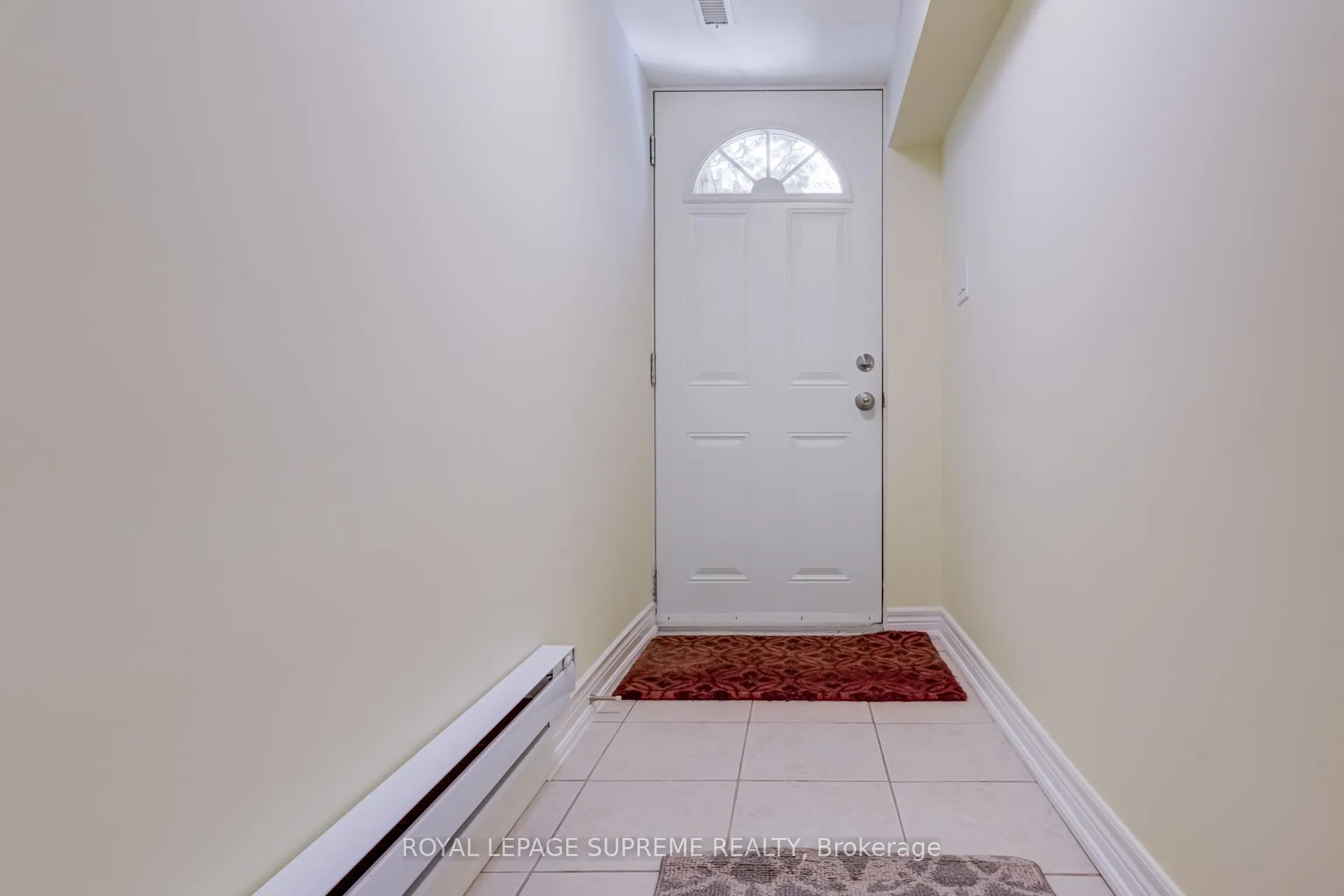 Photo 8 of Unit Lower, 66 Kenwood Avenue, Toronto, Humewood-Cedarvale — HOMEH