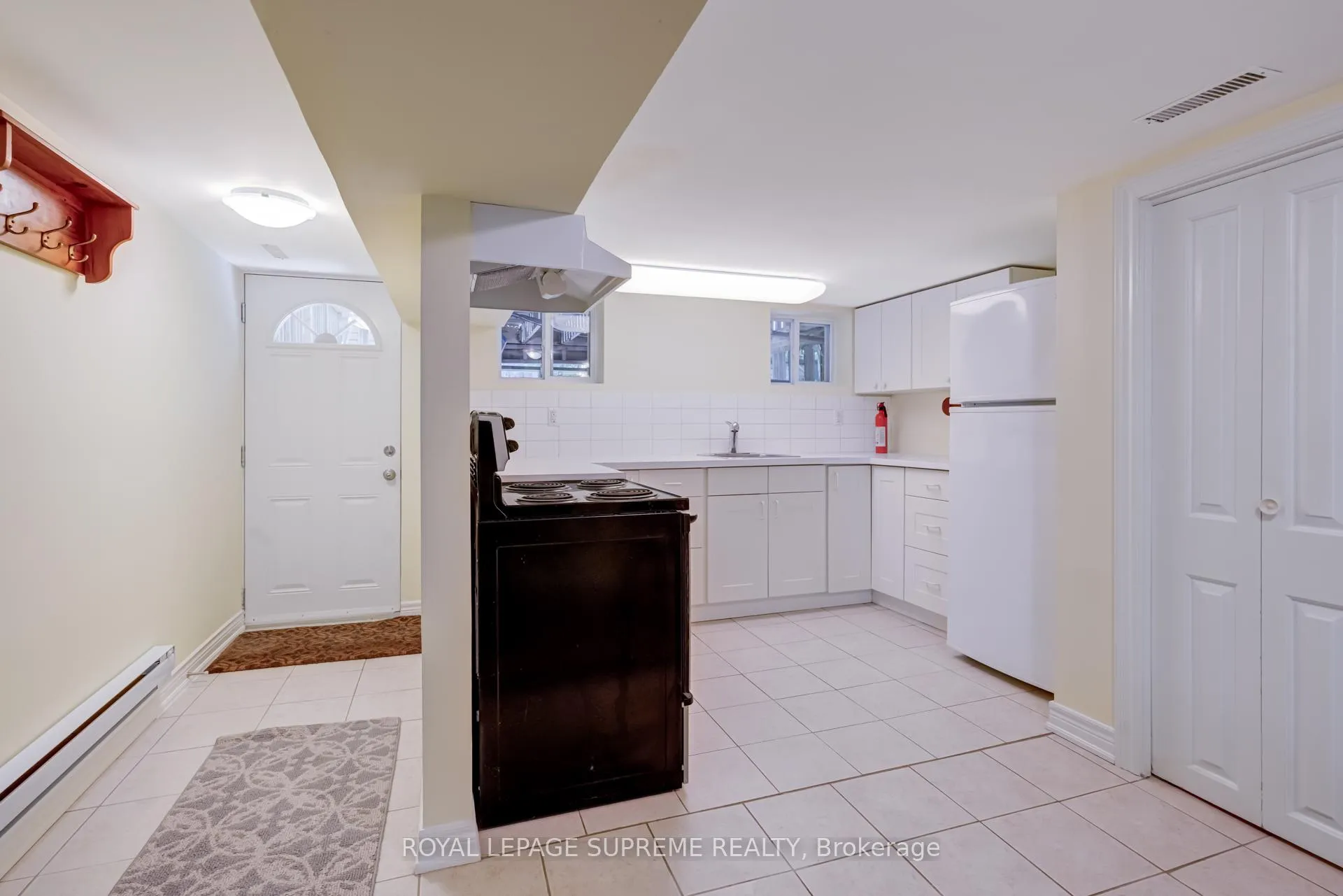 Photo 10 of Unit Lower, 66 Kenwood Avenue, Toronto, Humewood-Cedarvale — HOMEH