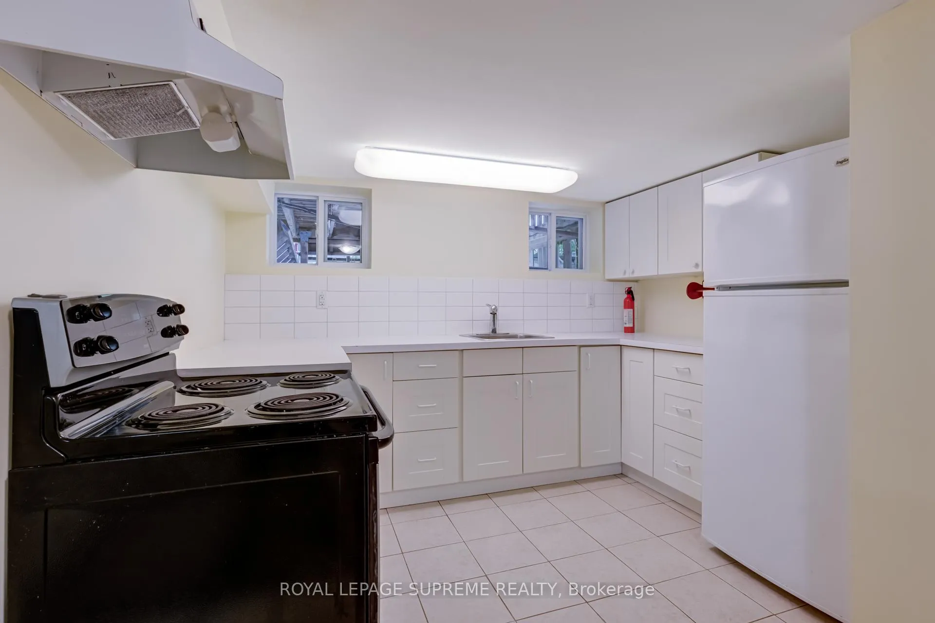 Photo 11 of Unit Lower, 66 Kenwood Avenue, Toronto, Humewood-Cedarvale — HOMEH