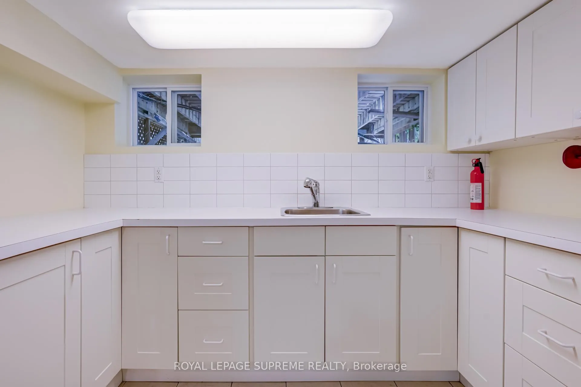 Photo 12 of Unit Lower, 66 Kenwood Avenue, Toronto, Humewood-Cedarvale — HOMEH